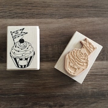 Tampon en bois cupcake anniversaire 